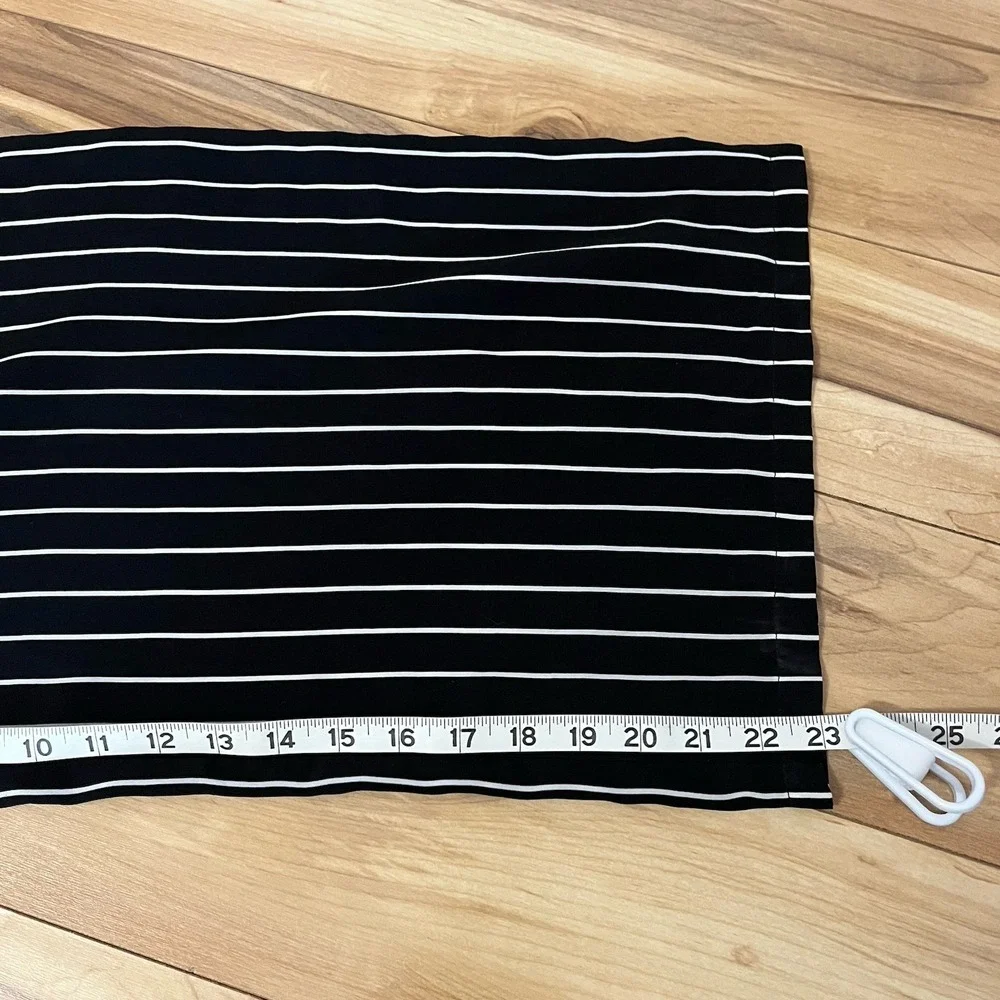 Forever 21 Women's Wide leg Jumpsuit Sz Medium Black & White Stripe Tie Shoulder